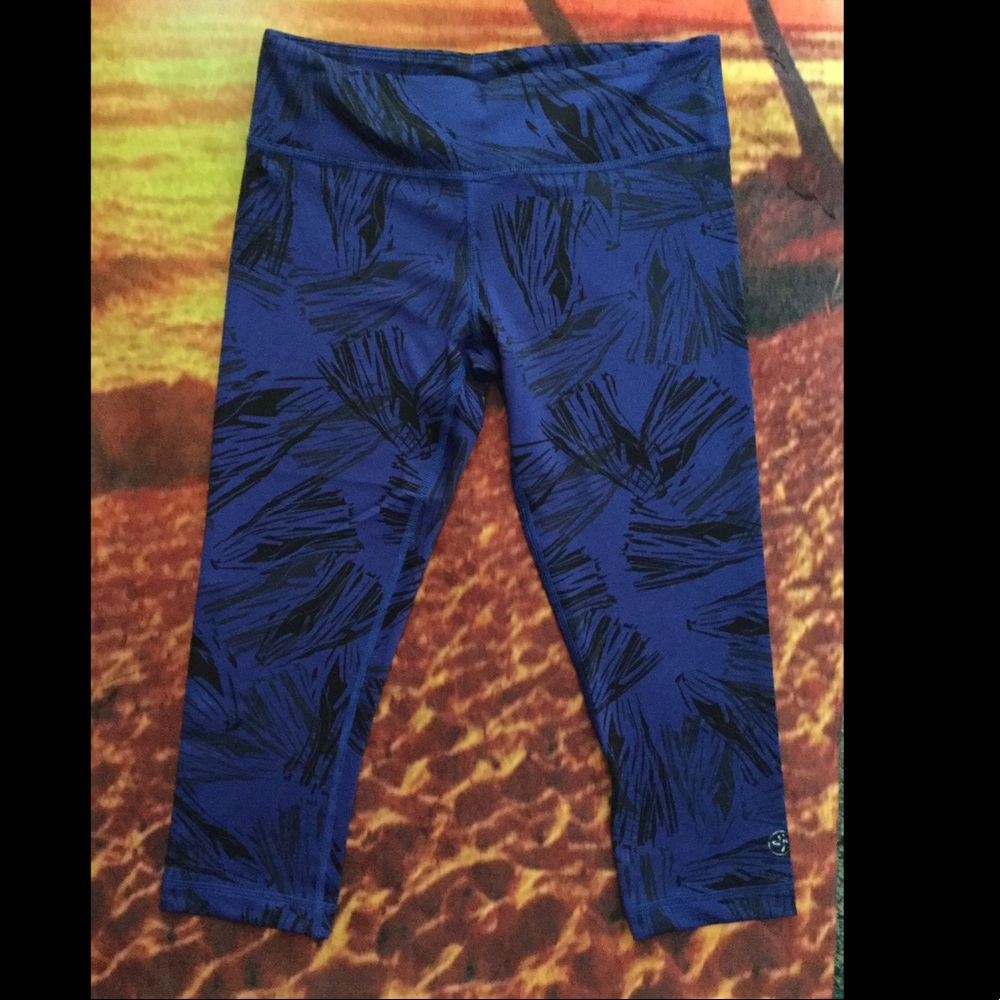 Zumba Wear Capri Leggings Size XSmall